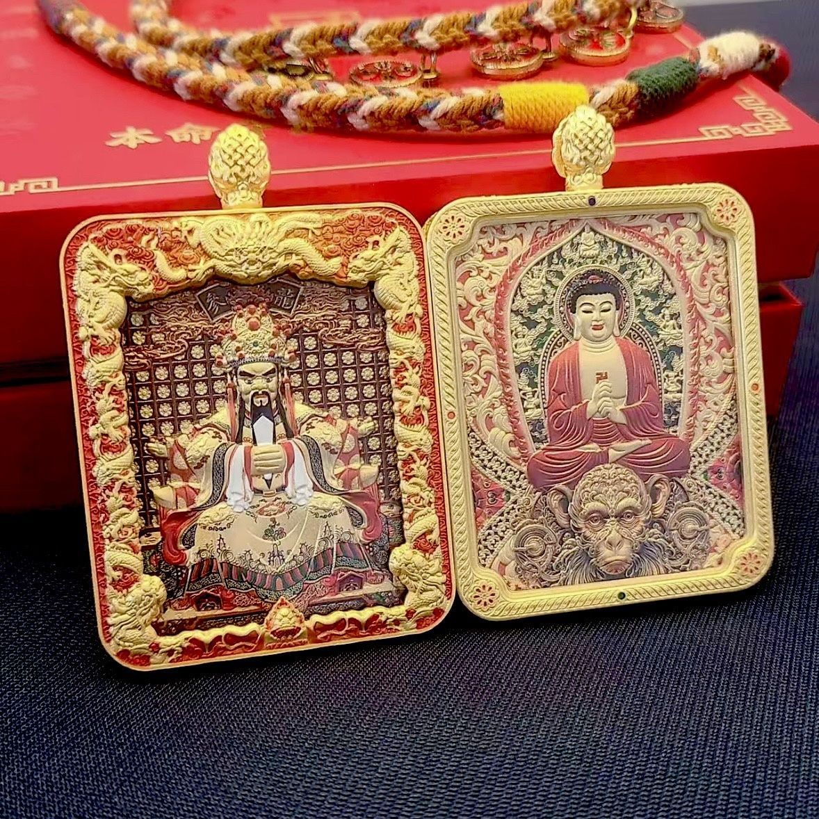 Wutai mountain thangka wuye twelve zodiac gilt double-sided stereo relief thangka pendant eight great guardian chain
