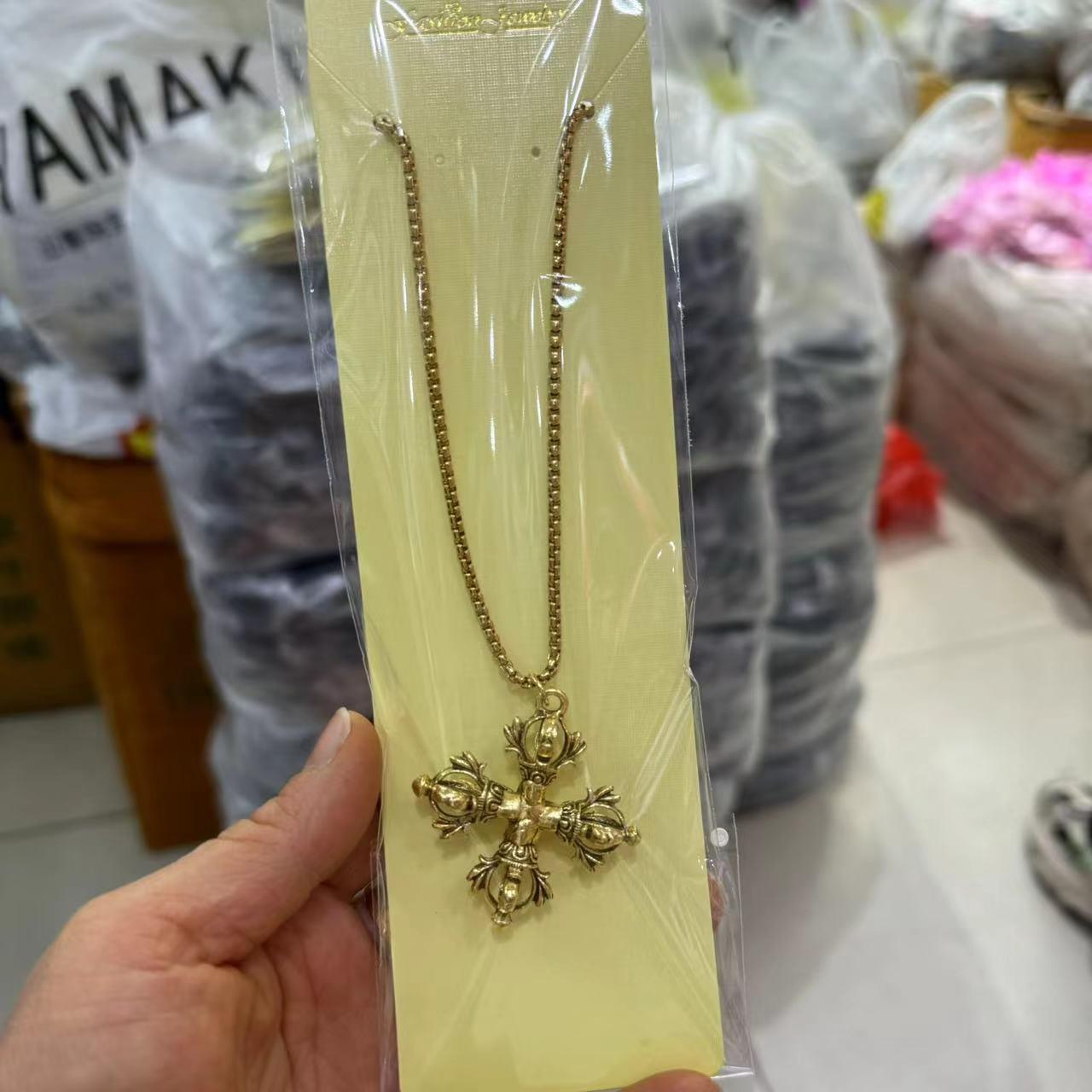 Bodhi Leaf Pendant, Tibetan-style Alloy with Silver Plating, Vintage Ethnic Unisex Necklace Pendant, Shakyamuni Buddha and Ksitigarbha Amulet Necklace Pendant